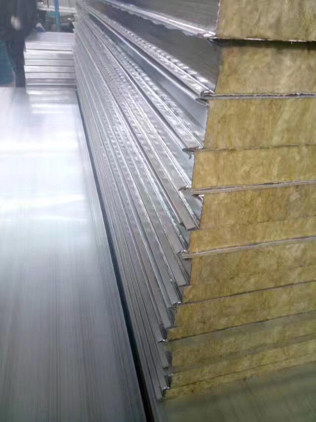 甘肃庆阳市厂家直销 100mm厚岩棉彩钢夹芯板，品质与价格的双重保障