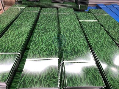 彩钢围挡与彩钢夹心板的价格及安装费用详解